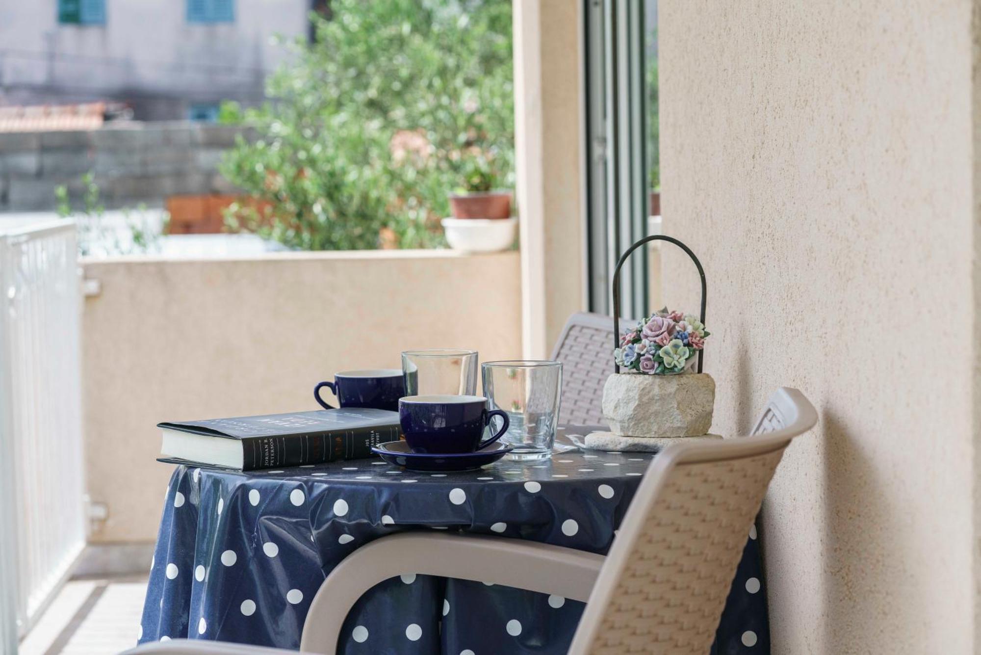 Apartments Vitis - City Centre - Free Parking Βόντιτσε Εξωτερικό φωτογραφία
